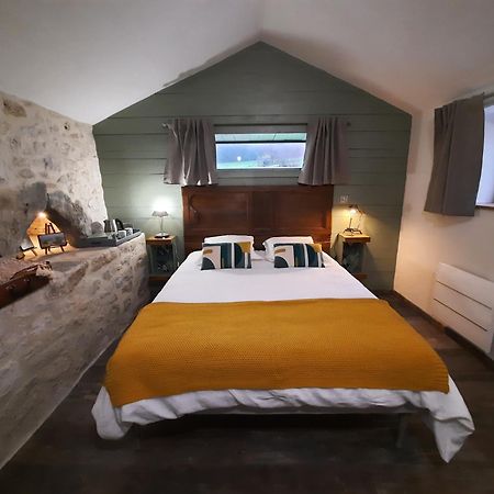 Le Val Du Pech Chantant Chambres D'Hotes Pern Exterior foto